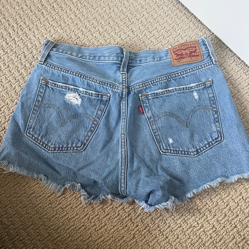 Levi's 501® HIGH RISE WOMEN'S SHORTS - Picture 4 of 5